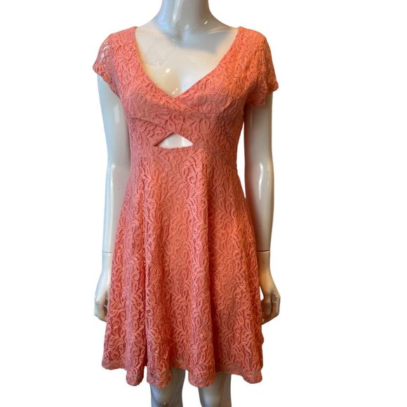 Jessica Simpson Women Lace Mini Dress Cutout Front Keyhole Peach Size Medium - Picture 3 of 11